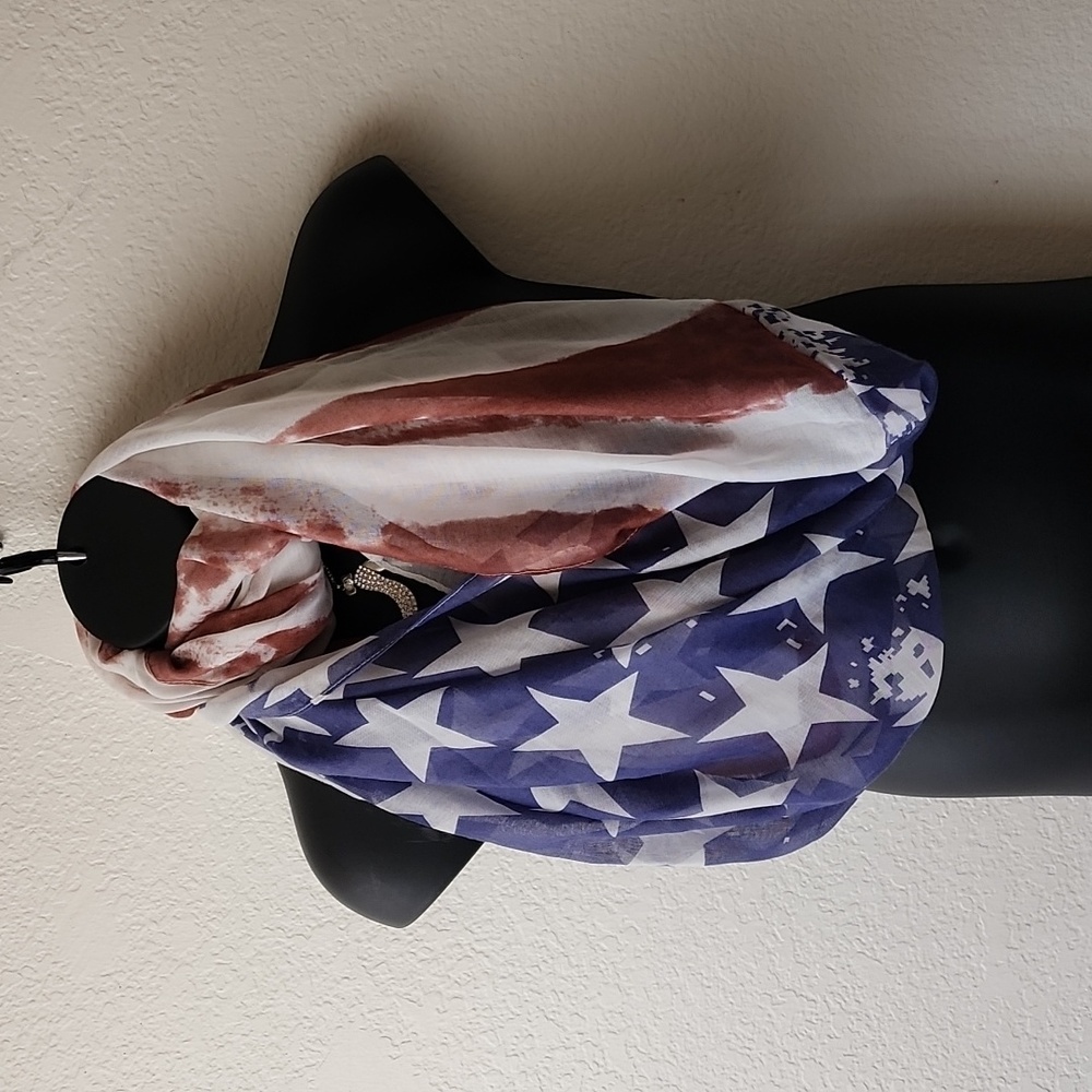 Gorgeous American Flag Infinity Scarf Very Lightweight Large NWOT - Picture 2 of 5